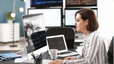 Zdjęcie zawodu Programistka blockchain