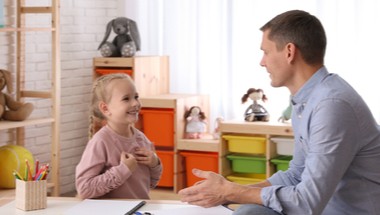 Zdjęcie zawodu Specjalista bezpieczeństwa psychologicznego dzieci