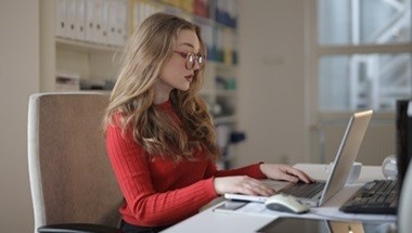 Zdjęcie zawodu Specjalistka do spraw rozliczeń